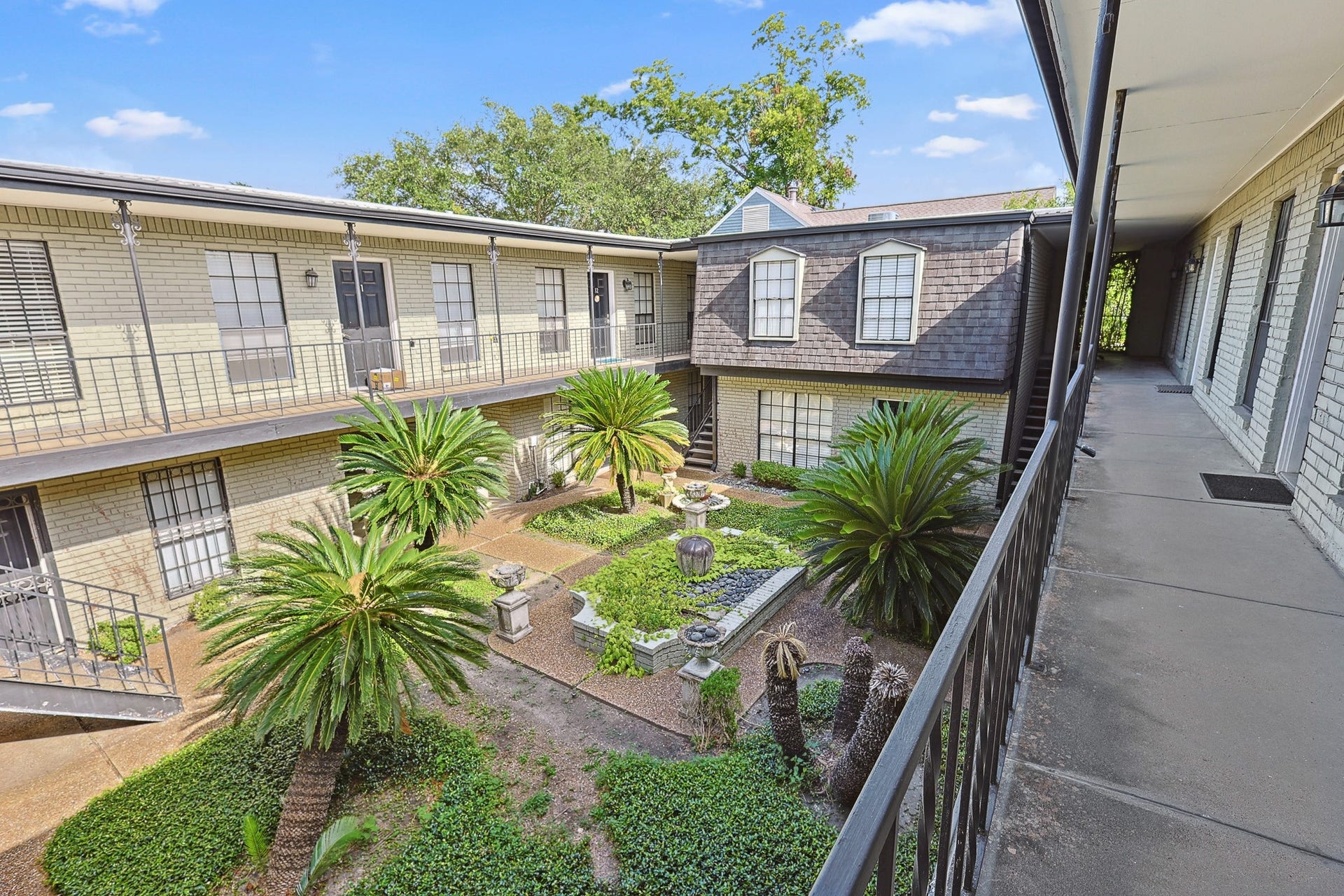 3402 Garrott Street, #15, Houston, TX 77006 3402 Garrott Street, #15, Houston, TX 77006