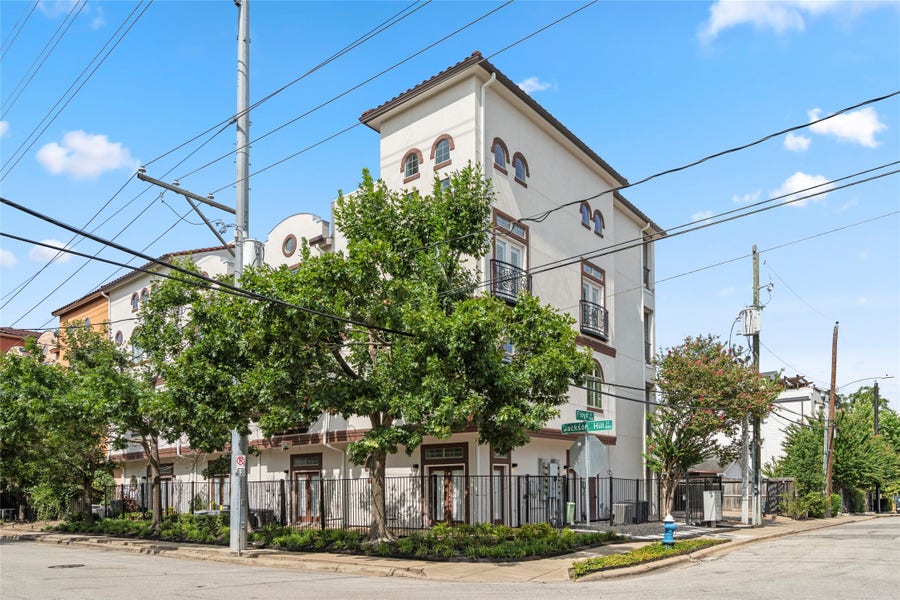 Property photo for 802 Jackson Hill Street, #201, Houston, TX