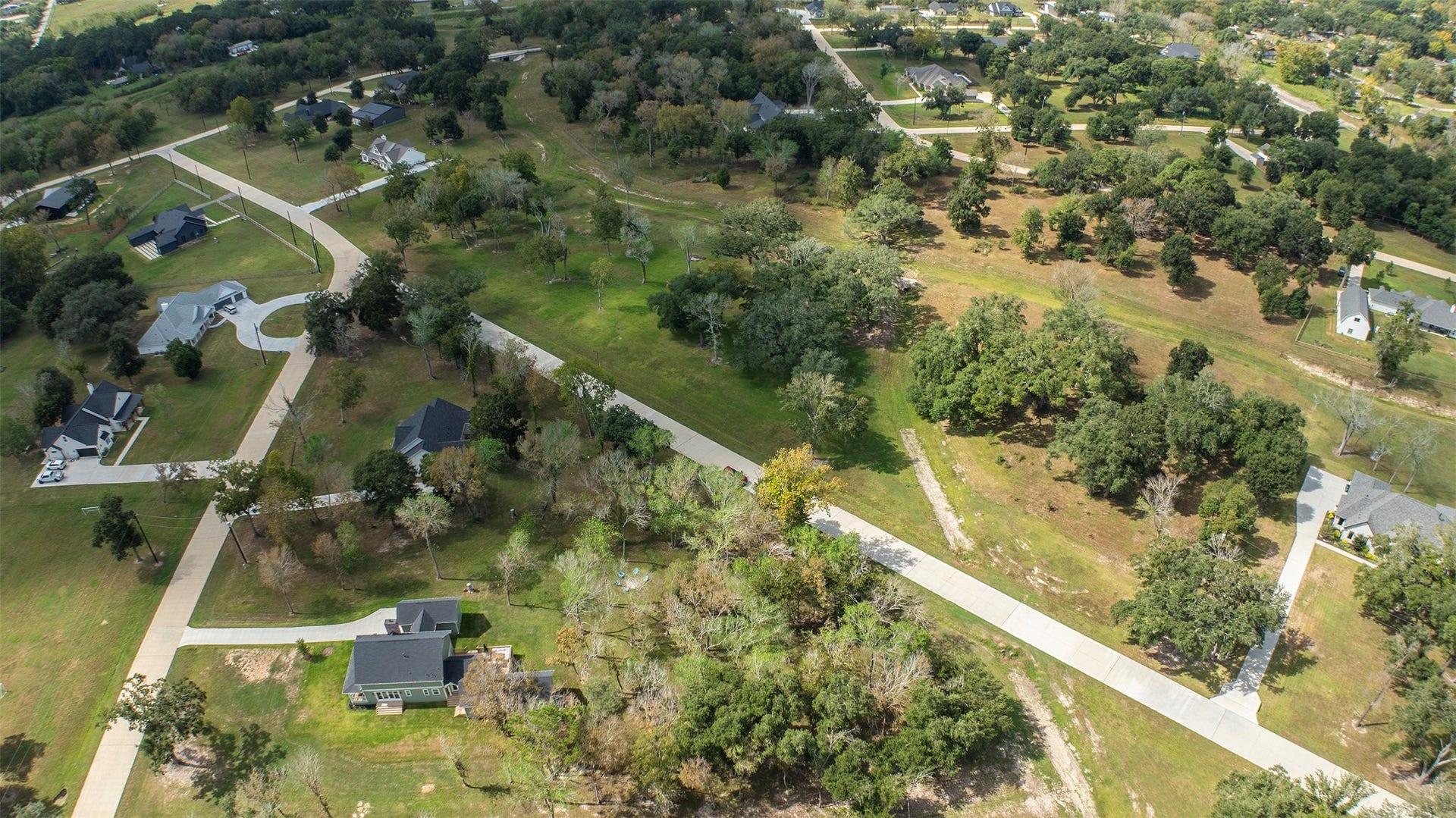 2710 Whispering Pine Drive, Alvin, TX 77511 2710 Whispering Pine Drive, Alvin, TX 77511