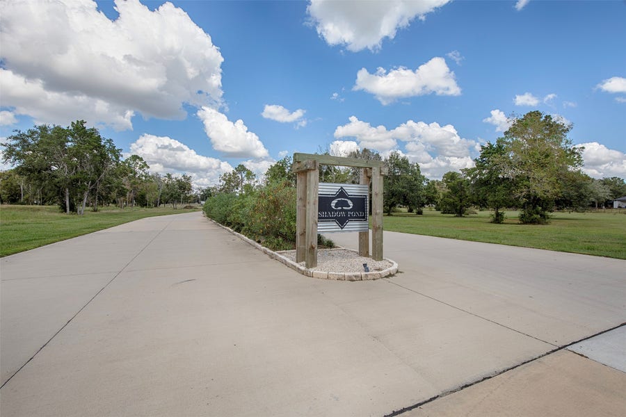 Property photo for 2710 Whispering Pine Drive, Alvin, TX