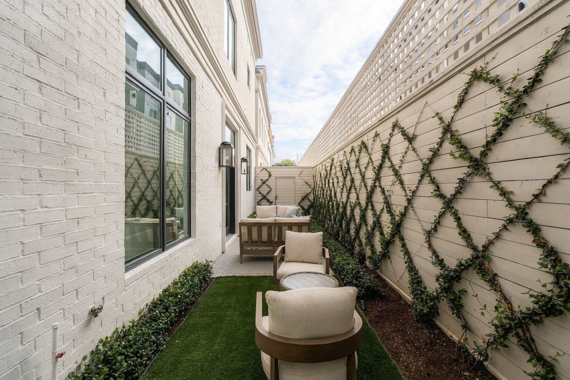 13 Wentworth Gate Path, Houston, TX 77027 13 Wentworth Gate Path, Houston, TX 77027