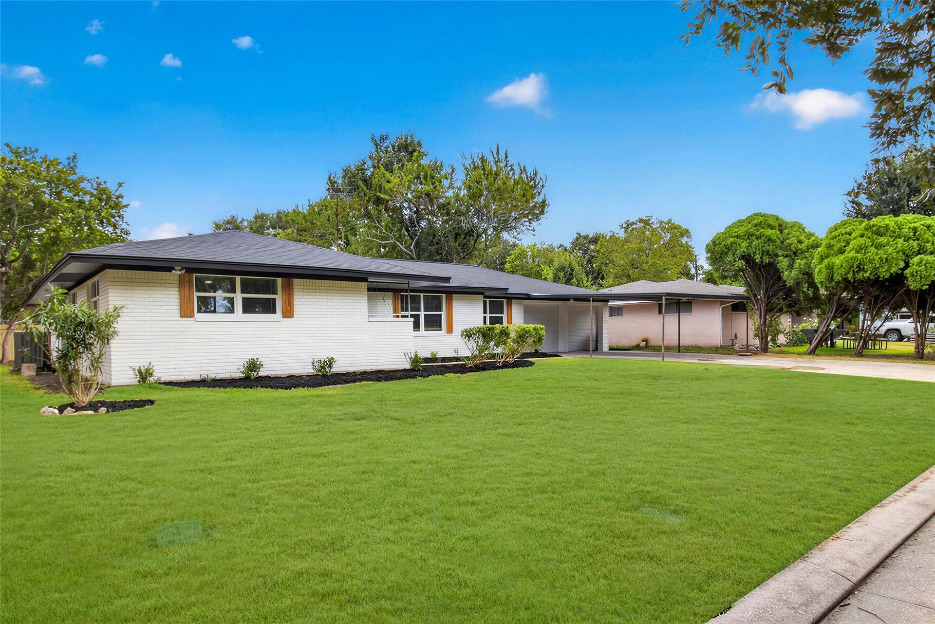 903 Rosewood Drive, Baytown, TX 77520 903 Rosewood Drive, Baytown, TX 77520