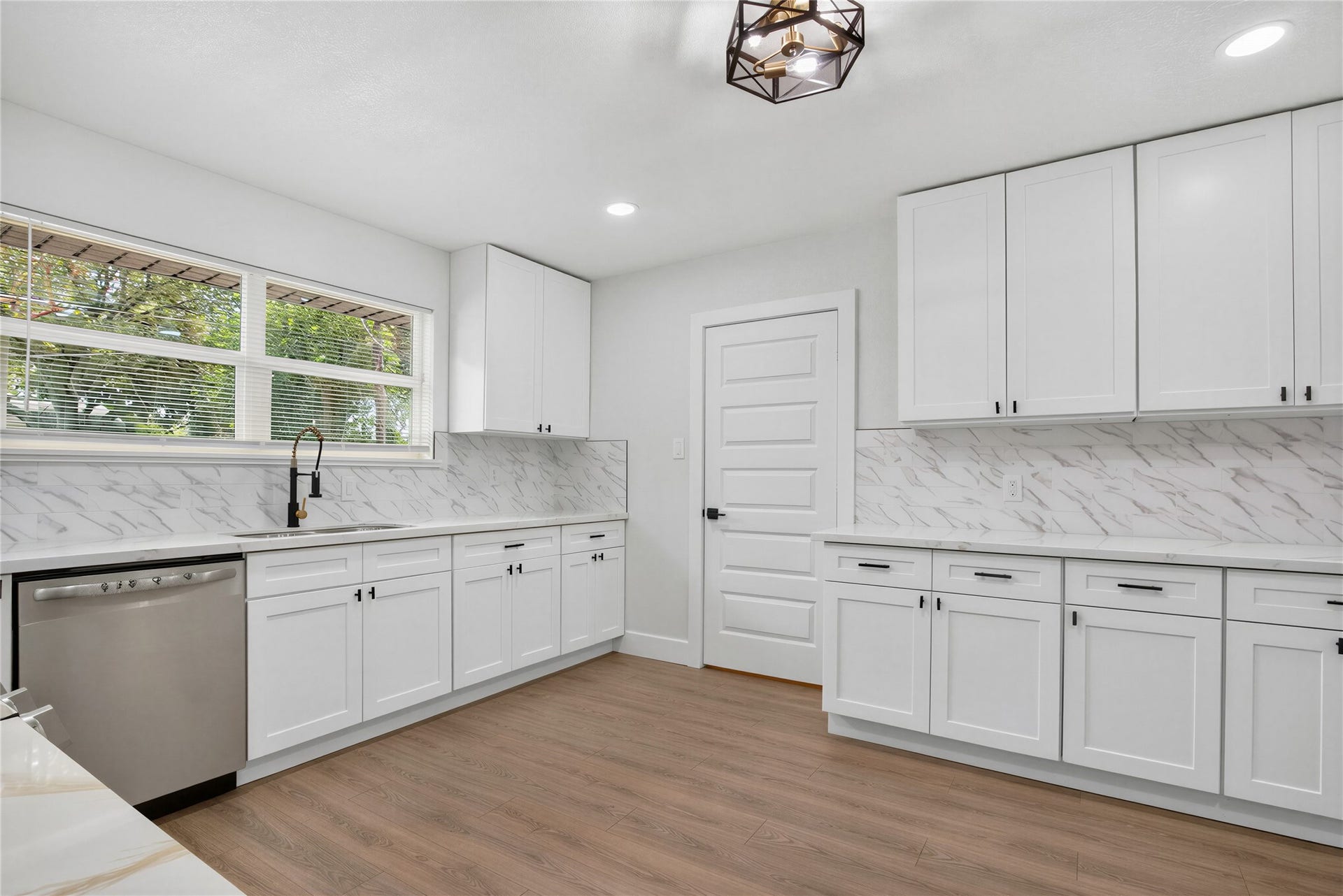 903 Rosewood Drive, Baytown, TX 77520 903 Rosewood Drive, Baytown, TX 77520
