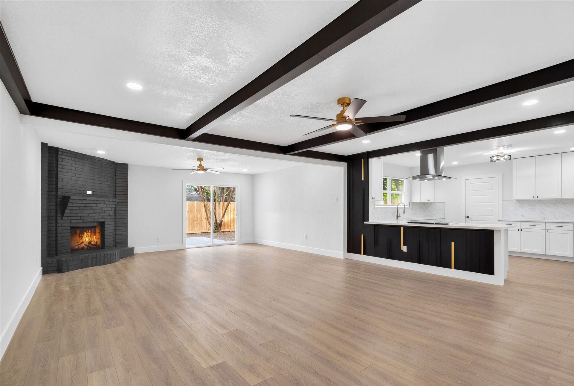 903 Rosewood Drive, Baytown, TX 77520 903 Rosewood Drive, Baytown, TX 77520