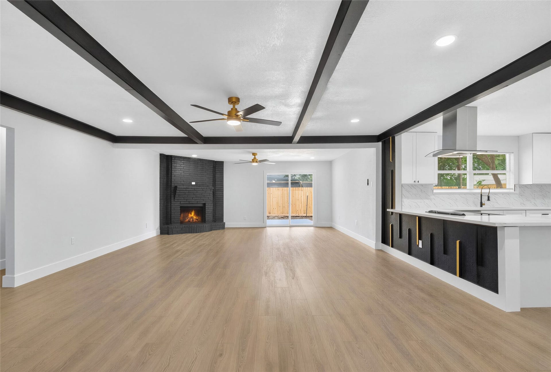 903 Rosewood Drive, Baytown, TX 77520 903 Rosewood Drive, Baytown, TX 77520