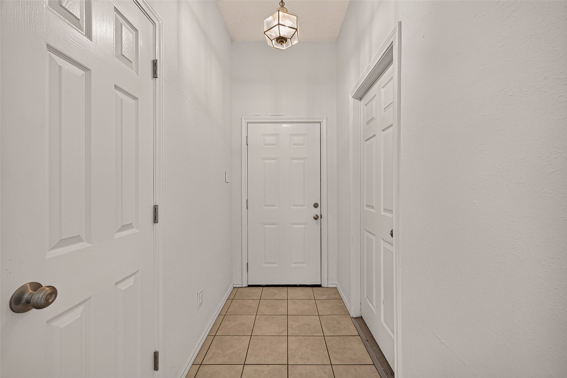 3356 Rachel Lane, Katy, TX 77493 Beautiful entry way that shows the access to the garage and the hall closet.