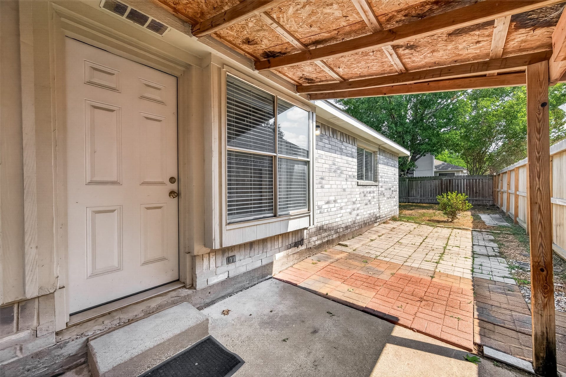 3356 Rachel Lane, Katy, TX 77493 Covered patio area perfect for relaxing and enjoying the evenings.