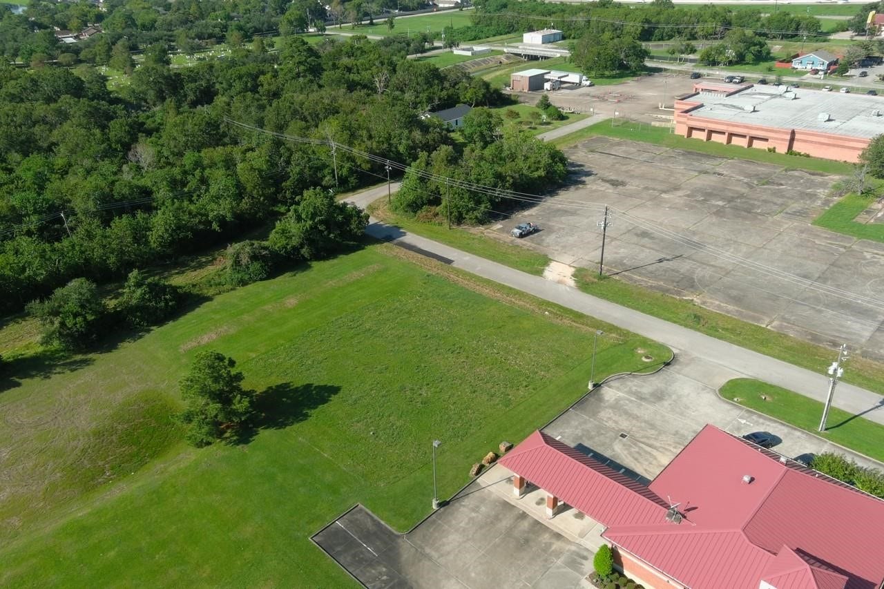 1100 6th Street, La Porte, TX 77571
