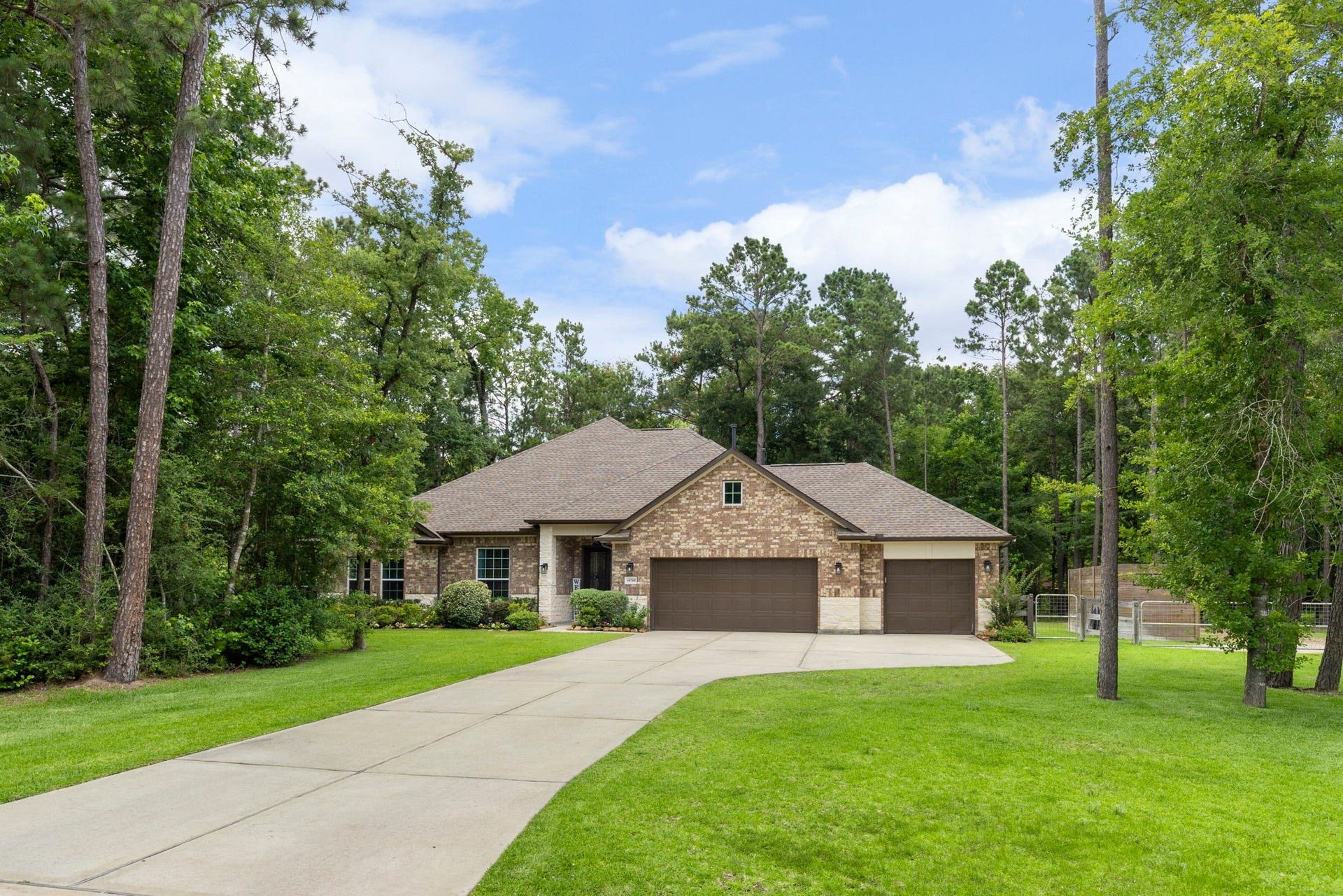 40708 Lost San Saba Lane, Montgomery, TX 77316