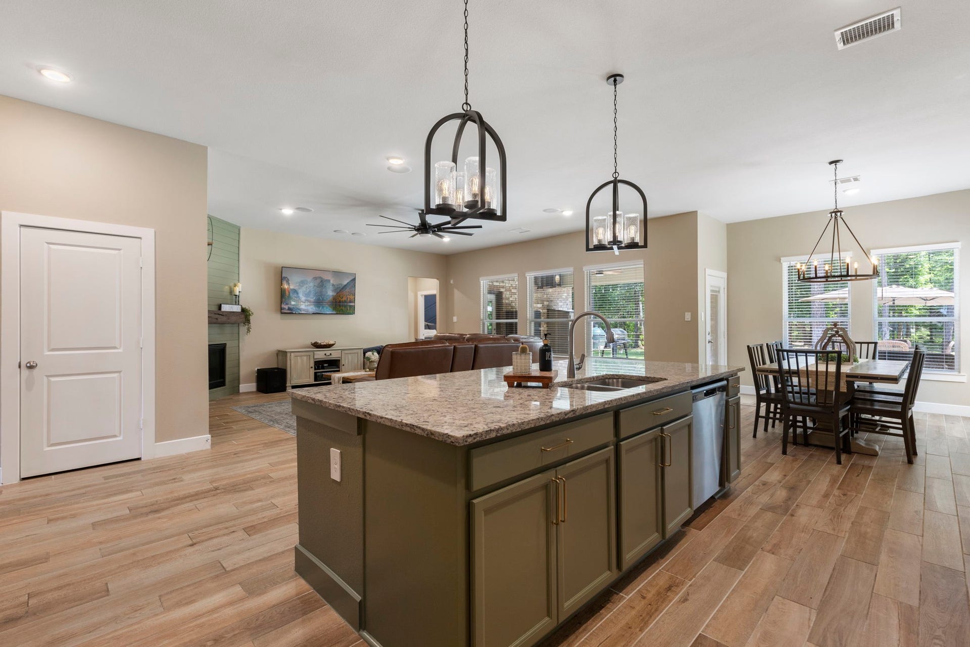 40708 Lost San Saba Lane, Montgomery, TX 77316