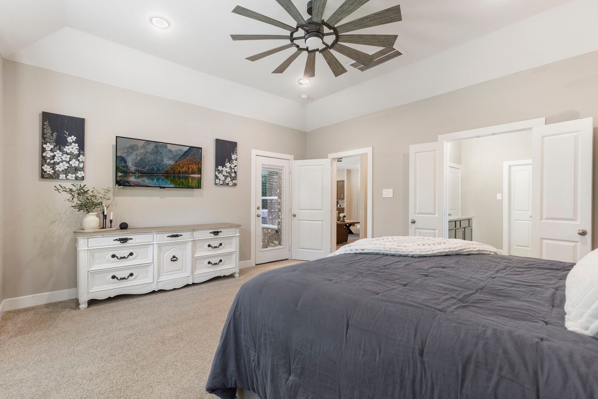 40708 Lost San Saba Lane, Montgomery, TX 77316