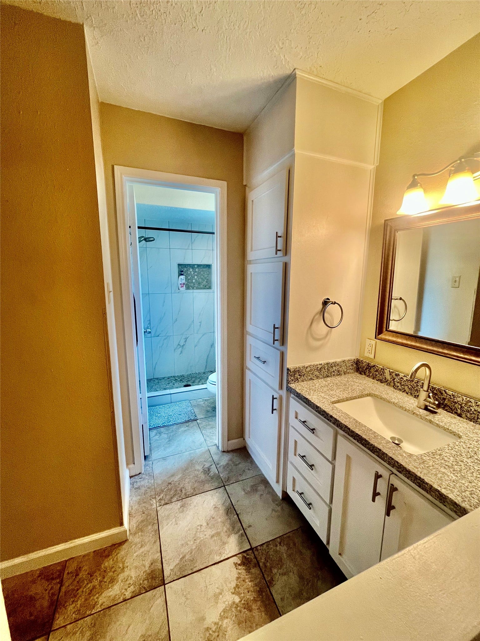 4502 Haiti Lane, Pasadena, TX 77505 Master Bath