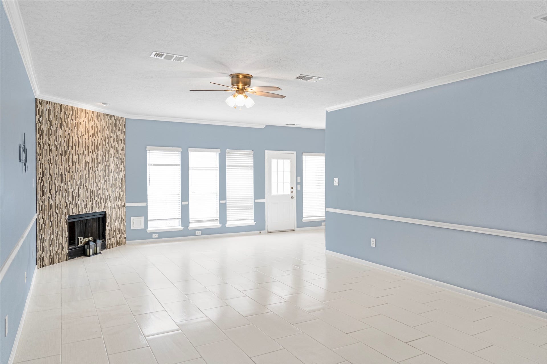 1405 El Camino Village Drive, Webster, TX 77058 1405 El Camino Village Drive, Webster, TX 77058
