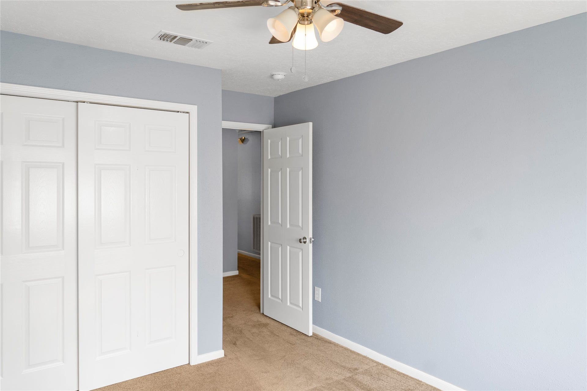 1405 El Camino Village Drive, Webster, TX 77058 1405 El Camino Village Drive, Webster, TX 77058