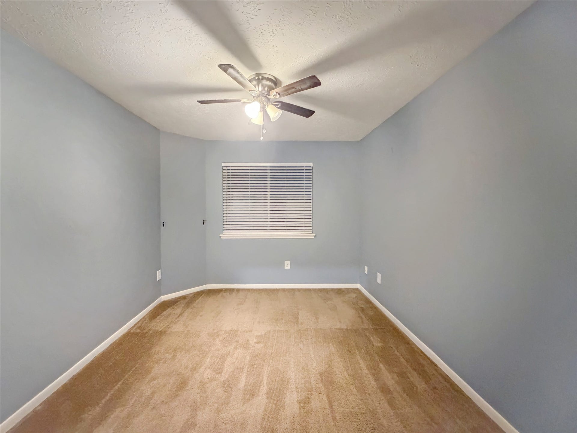 1405 El Camino Village Drive, Webster, TX 77058 1405 El Camino Village Drive, Webster, TX 77058