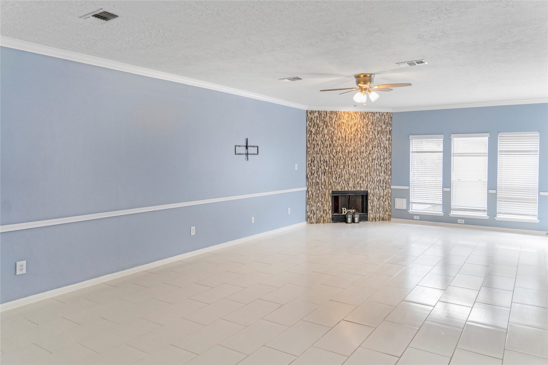 1405 El Camino Village Drive, Webster, TX 77058 1405 El Camino Village Drive, Webster, TX 77058