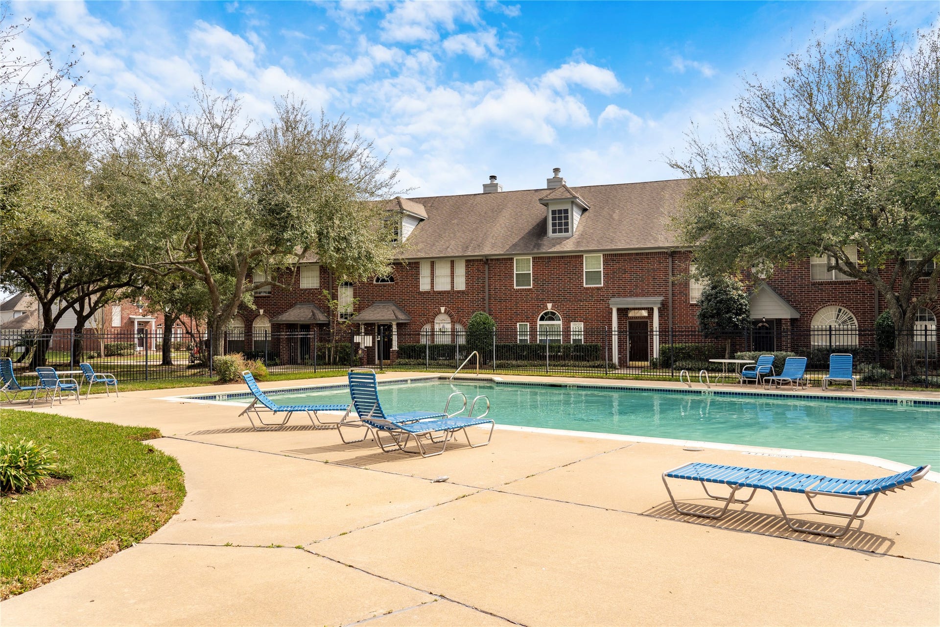 1405 El Camino Village Drive, Webster, TX 77058 1405 El Camino Village Drive, Webster, TX 77058