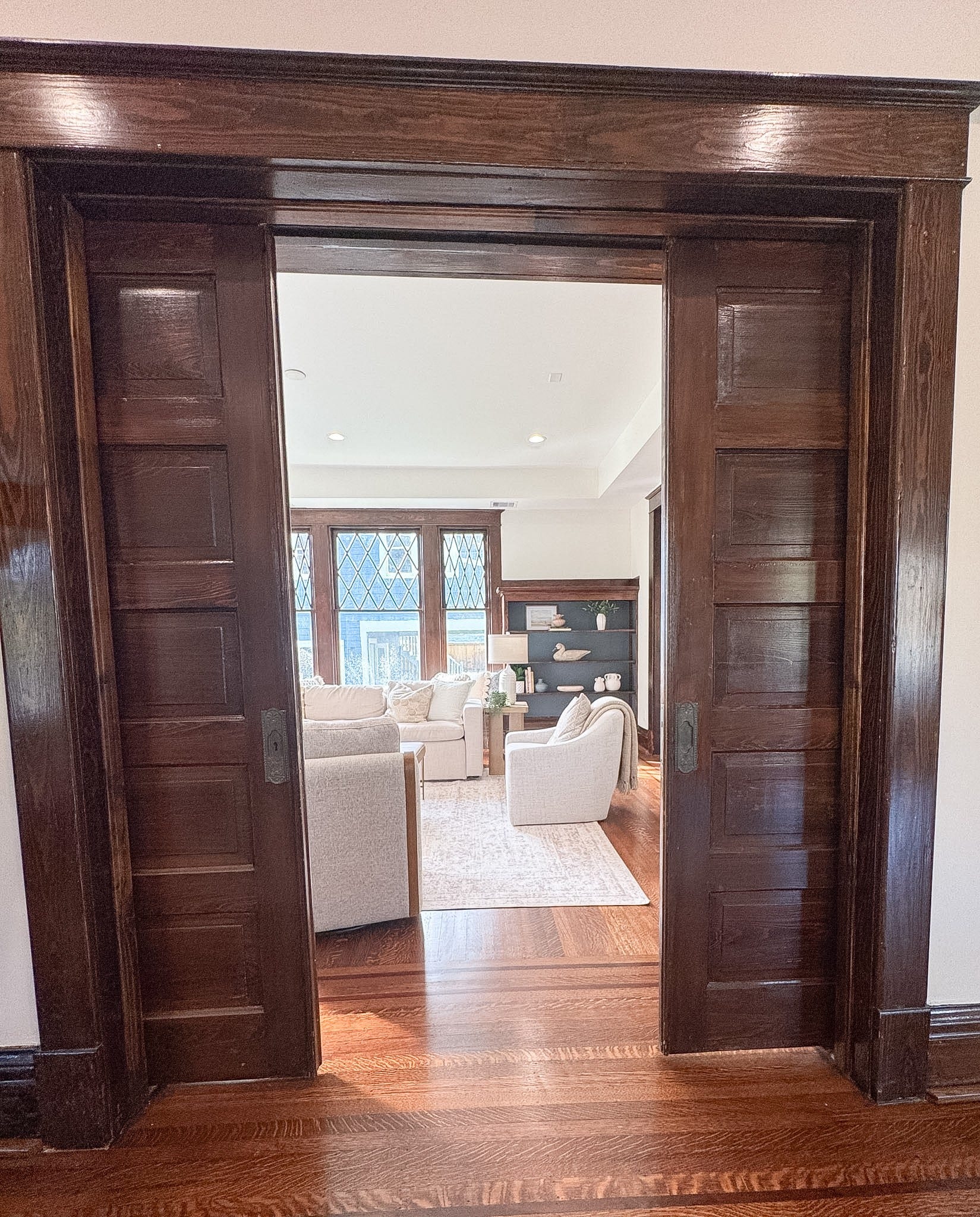 404 Avondale Street, Houston, TX 77006 Beautiful original double doors separating the dining and living spaces.