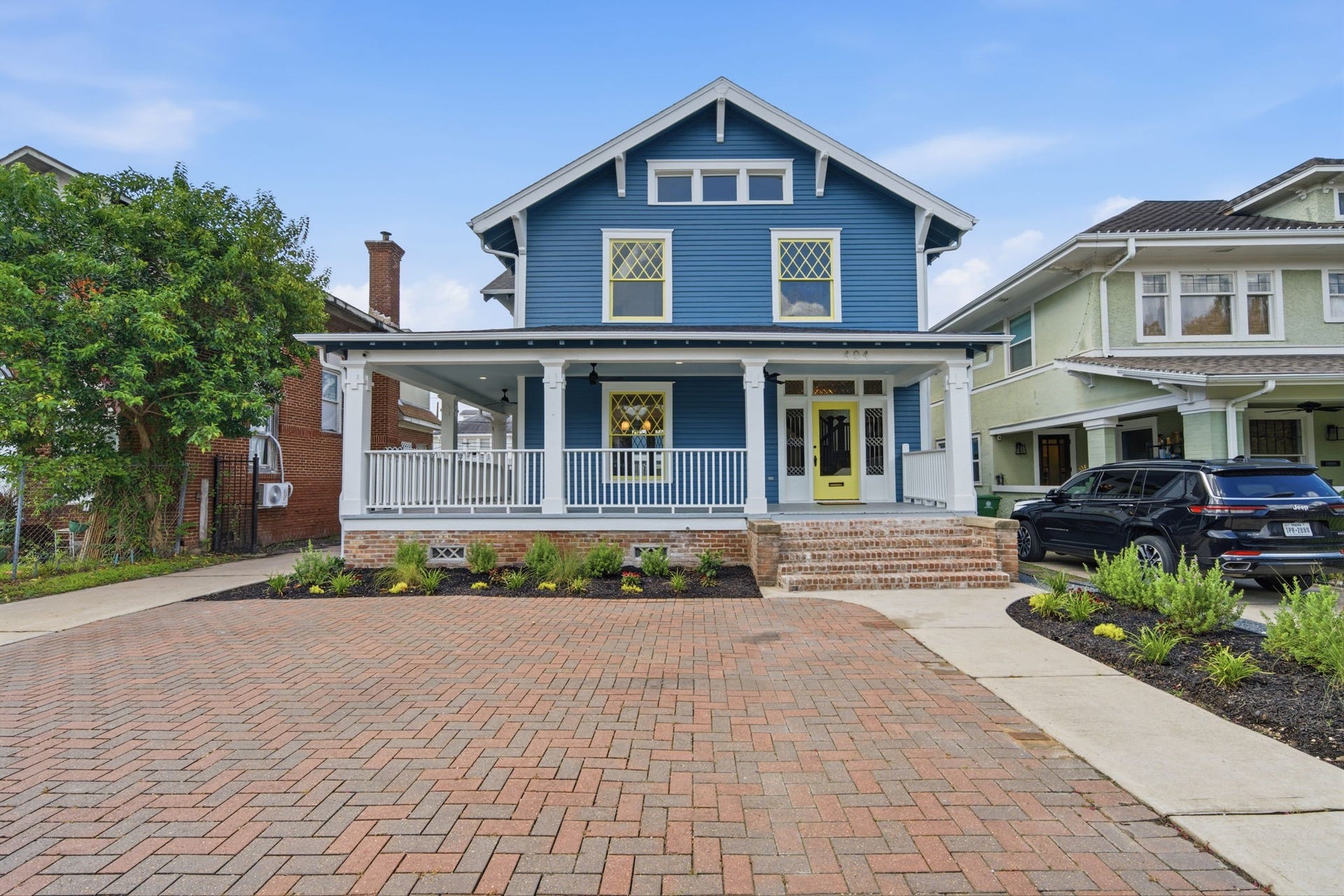 404 Avondale Street, Houston, TX 77006 This home has been restored and remodeled to included all the modern convinces of 2026, while maintaining the charm and character of a home built in the early 1910s