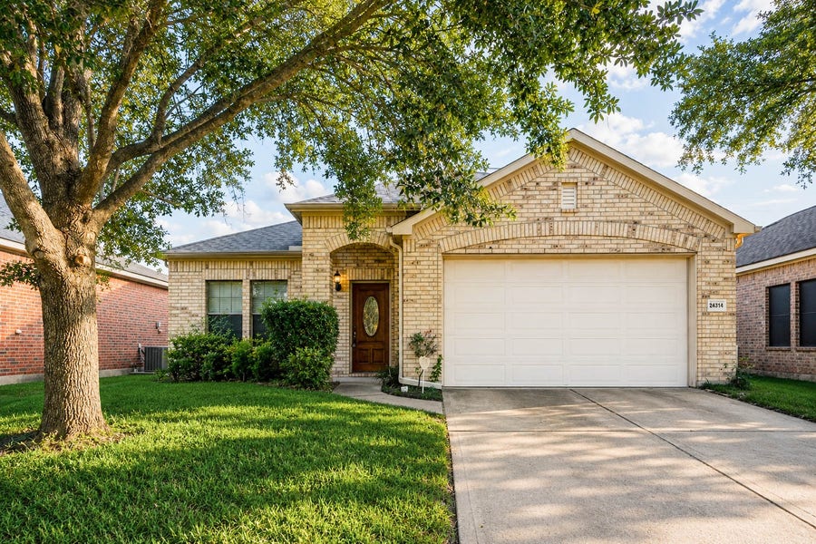 Property photo for 24314 Courtland Oaks Street, Katy, TX