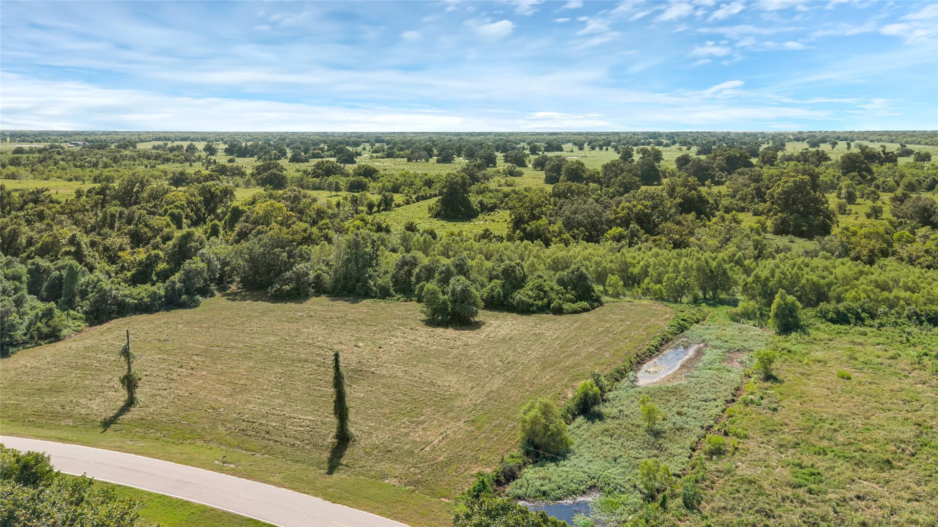 22810 Pittman Drive, Angleton, TX 77515 22810 Pittman Drive, Angleton, TX 77515