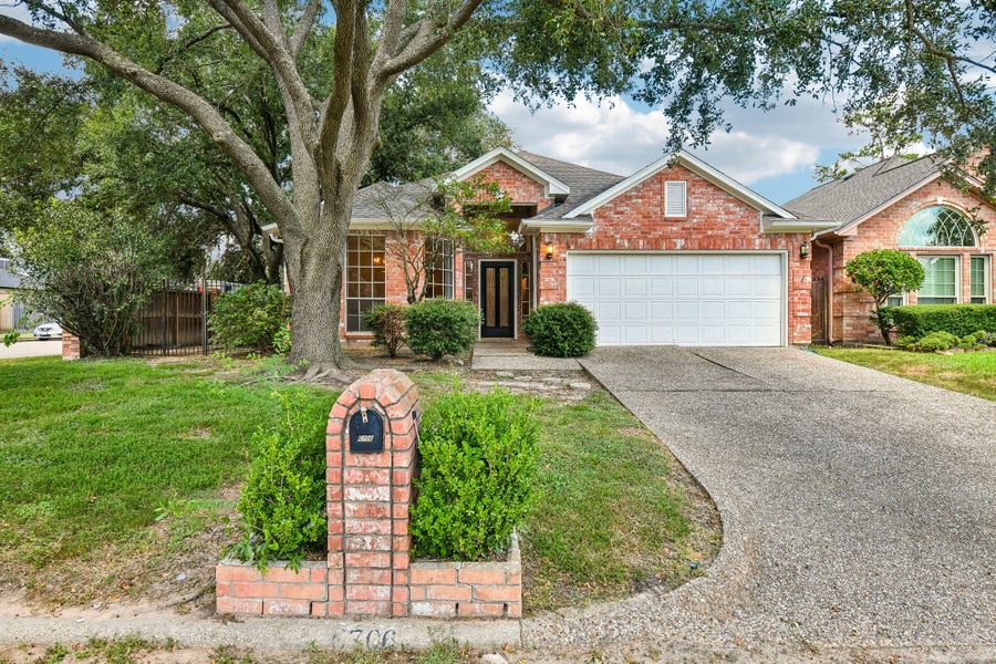 Property photo for 6706 Prairie Dunes Drive, Houston, TX