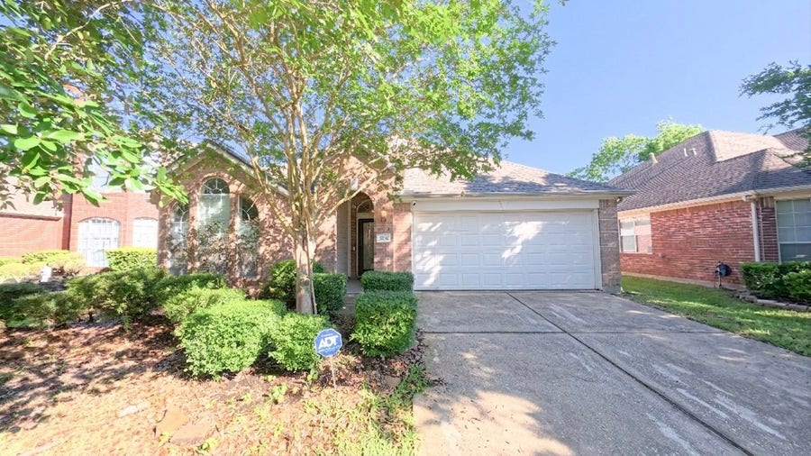 Property photo for 3218 Pine Run Drive, Spring, TX