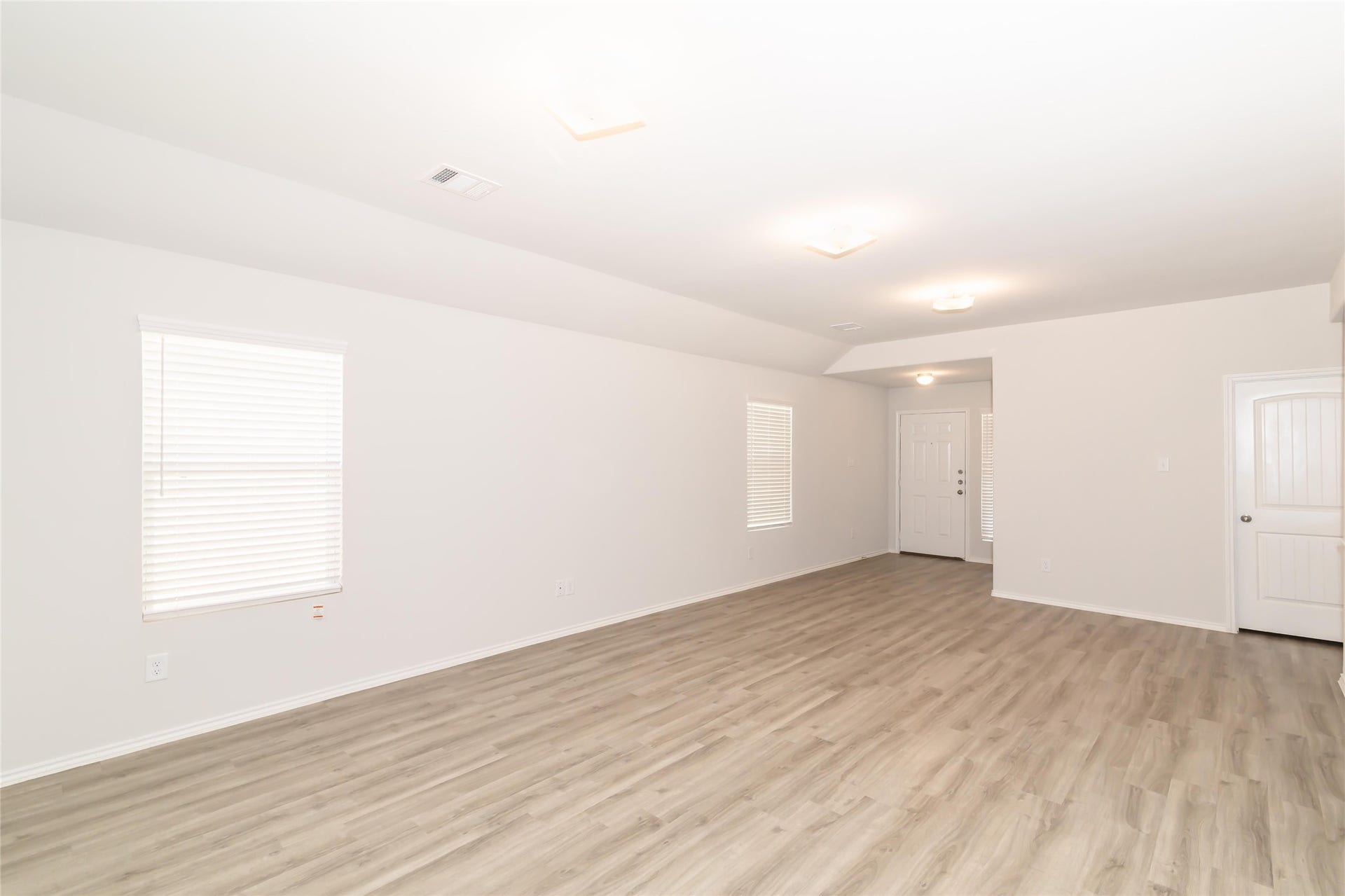 24315 Borelli Drive, Katy, TX 77493 Photos may be representative of the floor plan and not the exact home. Finishes, layout, and features of the actual property for lease may vary.