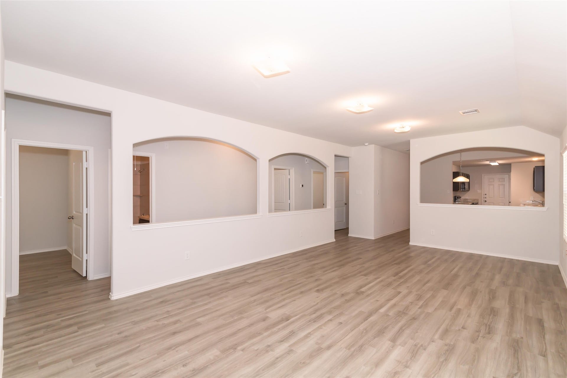 24315 Borelli Drive, Katy, TX 77493 Photos may be representative of the floor plan and not the exact home. Finishes, layout, and features of the actual property for lease may vary.