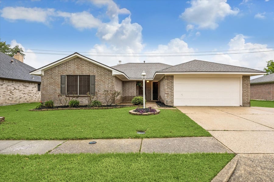 Property photo for 2138 Tower Bridge Road, Pearland, TX