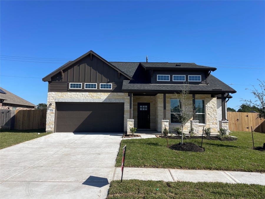 Property photo for 402 Merlot Drive, Alvin, TX