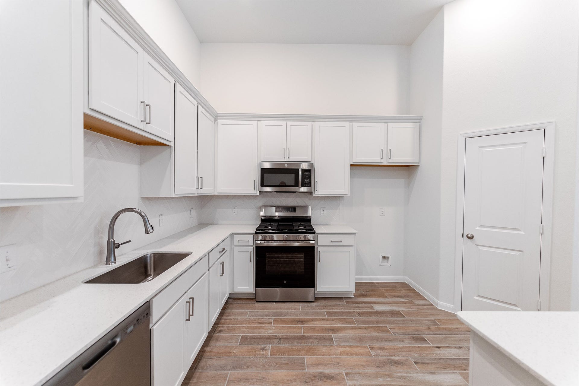 402 Merlot Drive, Alvin, TX 77511