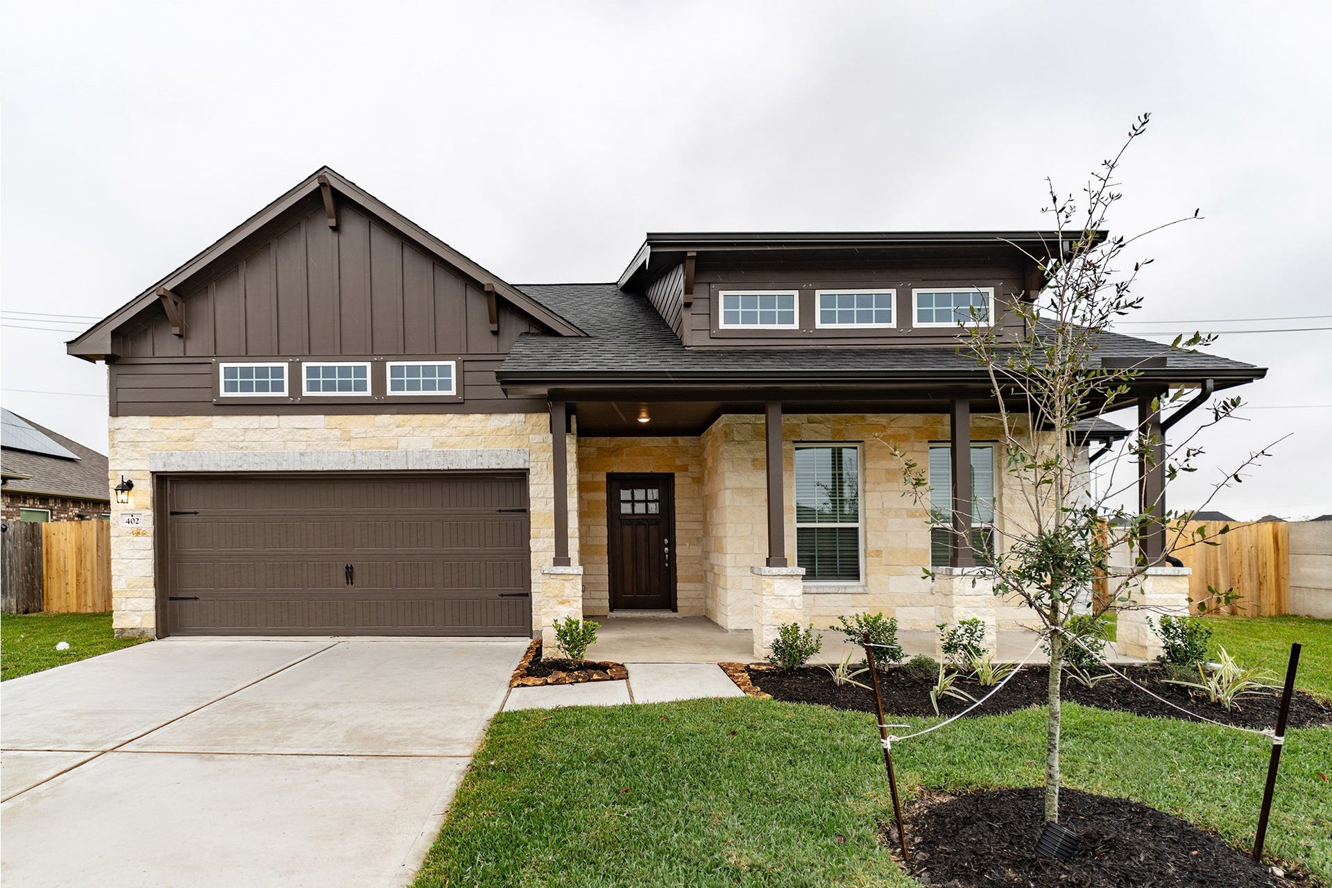 402 Merlot Drive, Alvin, TX 77511