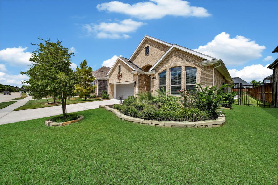 Property photo for 4611 Silver Moon Drive, Spring, TX