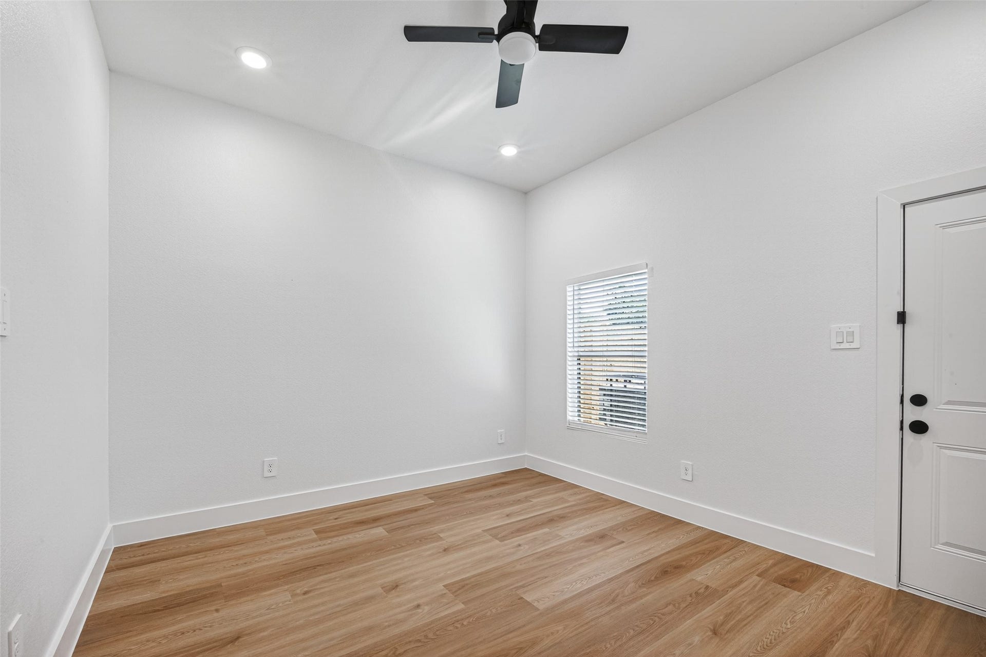 7836 Nashville St Unit B Street, Houston, TX 77028