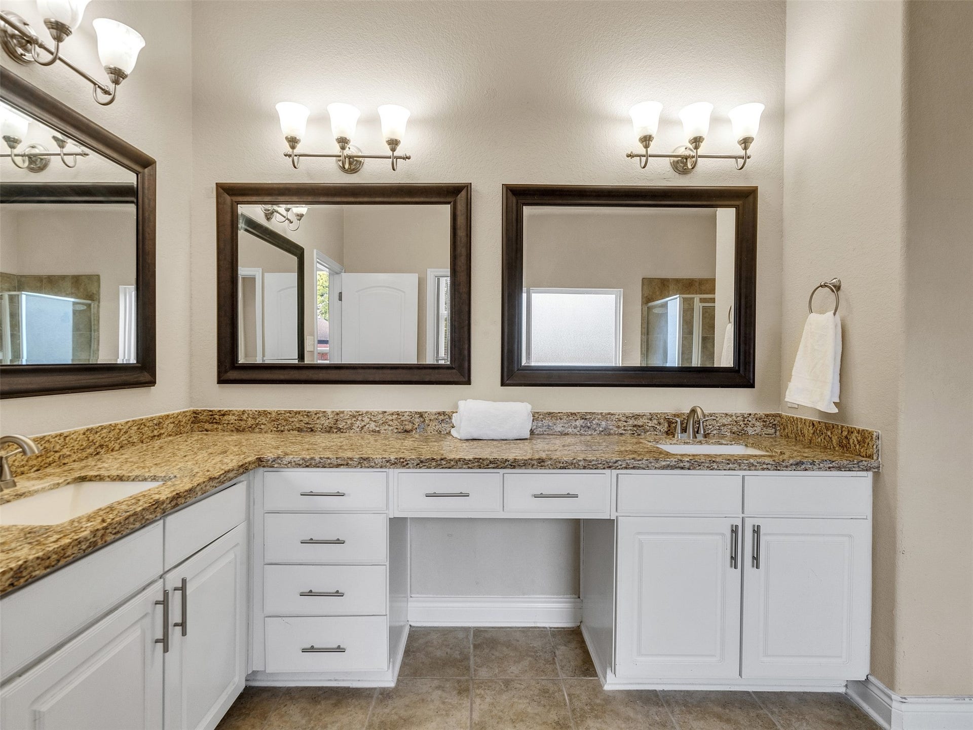14102 April Glen Court, Cypress, TX 77429 Look at all the counter space