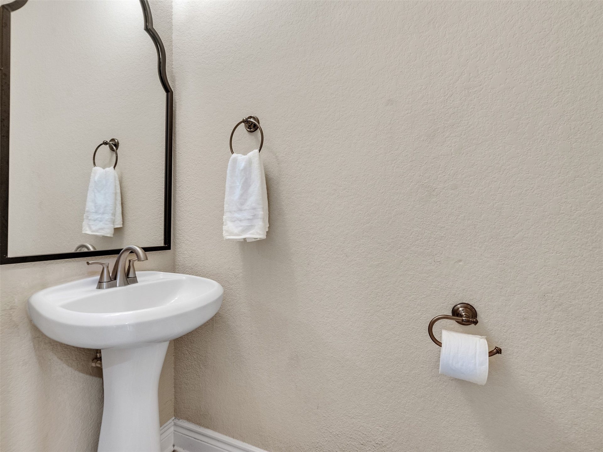 14102 April Glen Court, Cypress, TX 77429 Half bath by garage