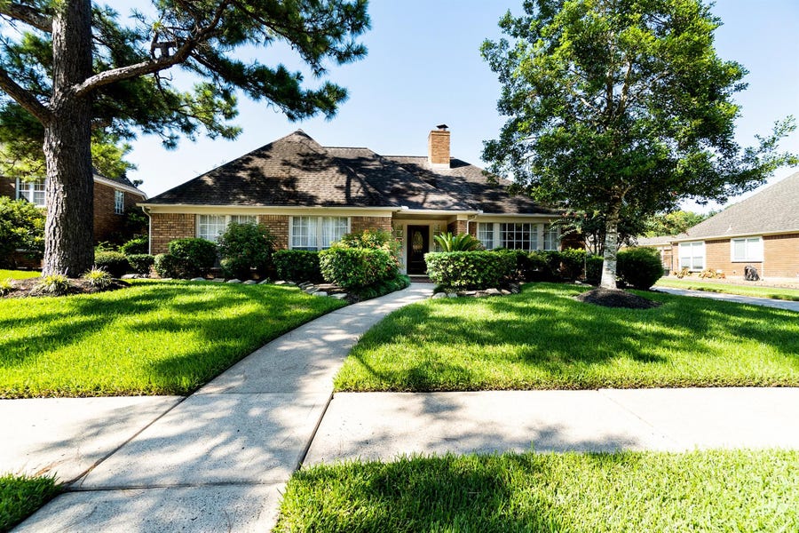 Property photo for 15406 Greenleaf Lane, Houston, TX