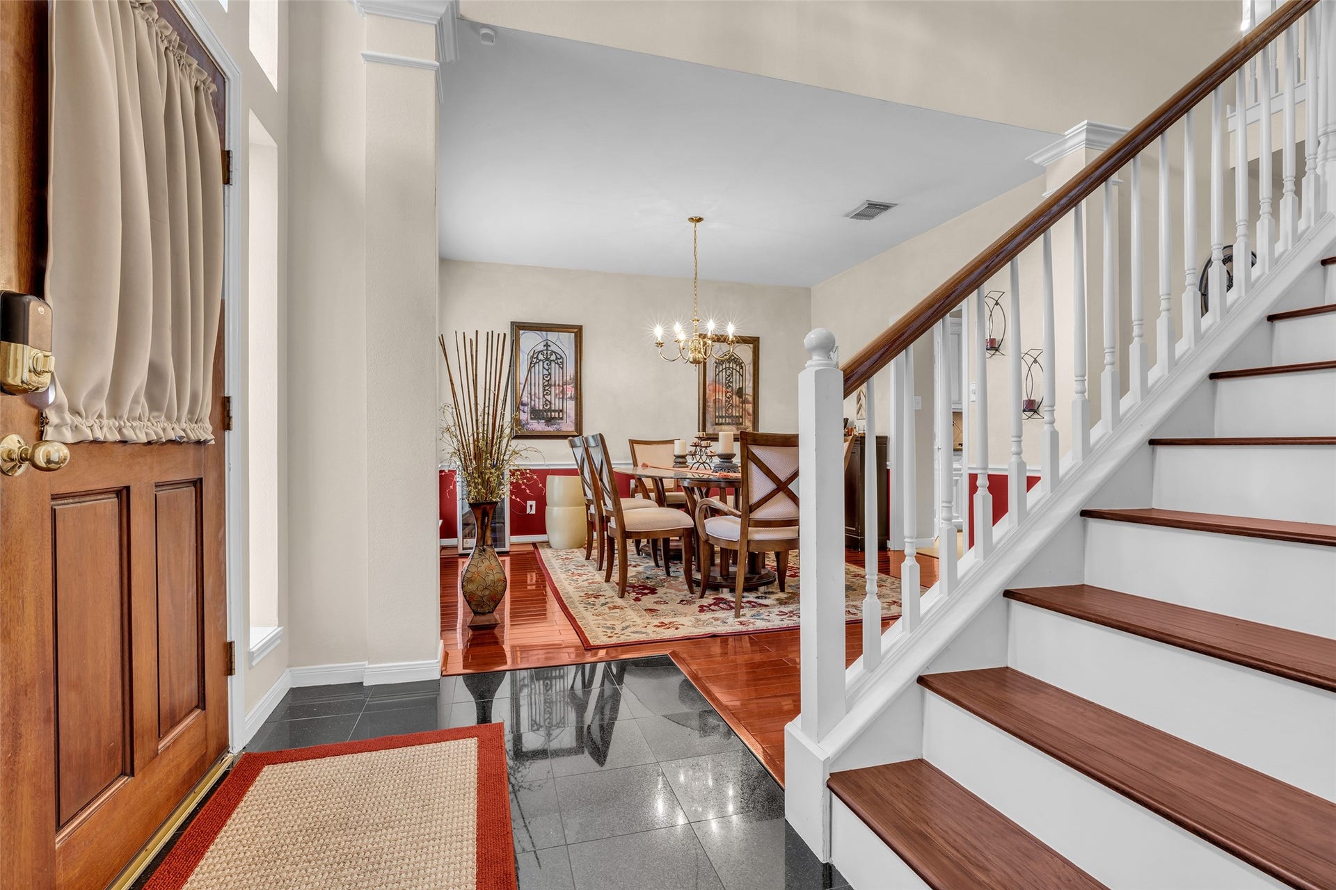 5710 Rose Hill Court, Rosharon, TX 77583 Entry way with marble flooring.