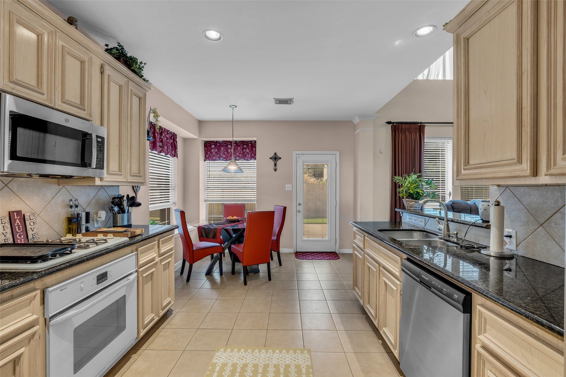 5710 Rose Hill Court, Rosharon, TX 77583 5710 Rose Hill Court, Rosharon, TX 77583