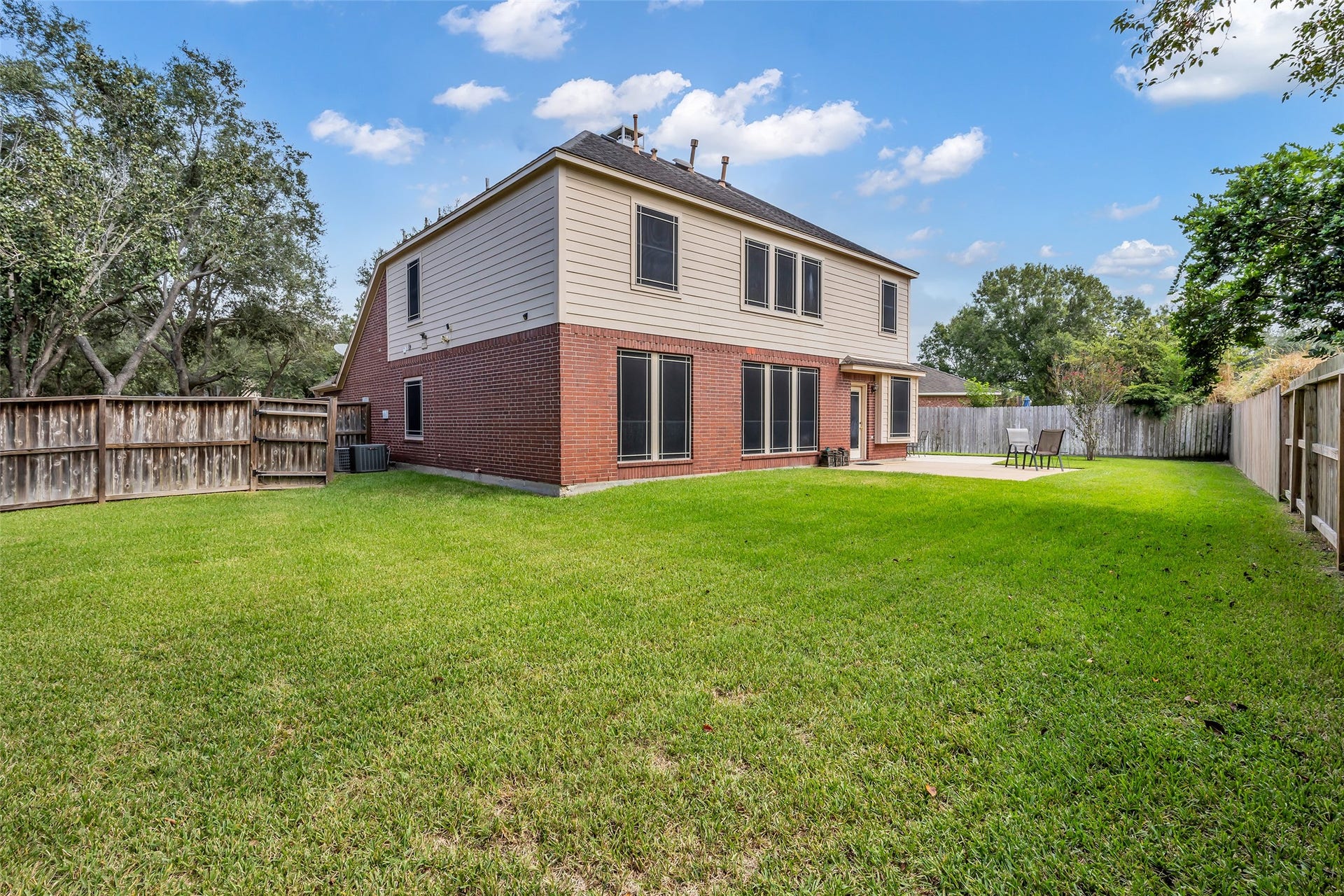 5710 Rose Hill Court, Rosharon, TX 77583 Large fenced yard