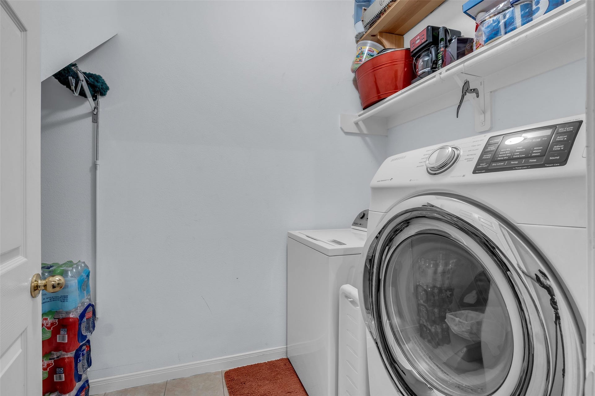5710 Rose Hill Court, Rosharon, TX 77583 Downstairs laundry room