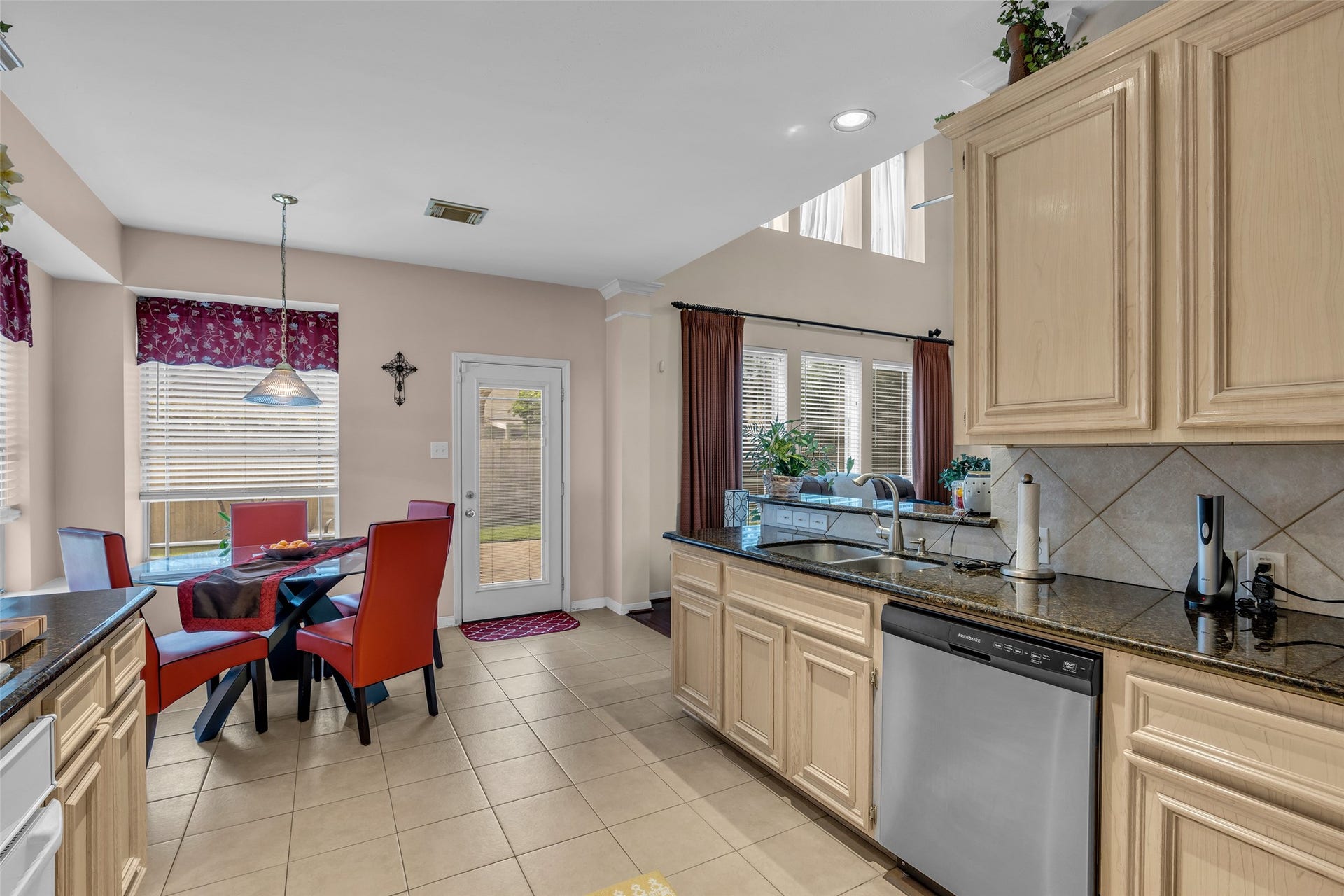 5710 Rose Hill Court, Rosharon, TX 77583 5710 Rose Hill Court, Rosharon, TX 77583