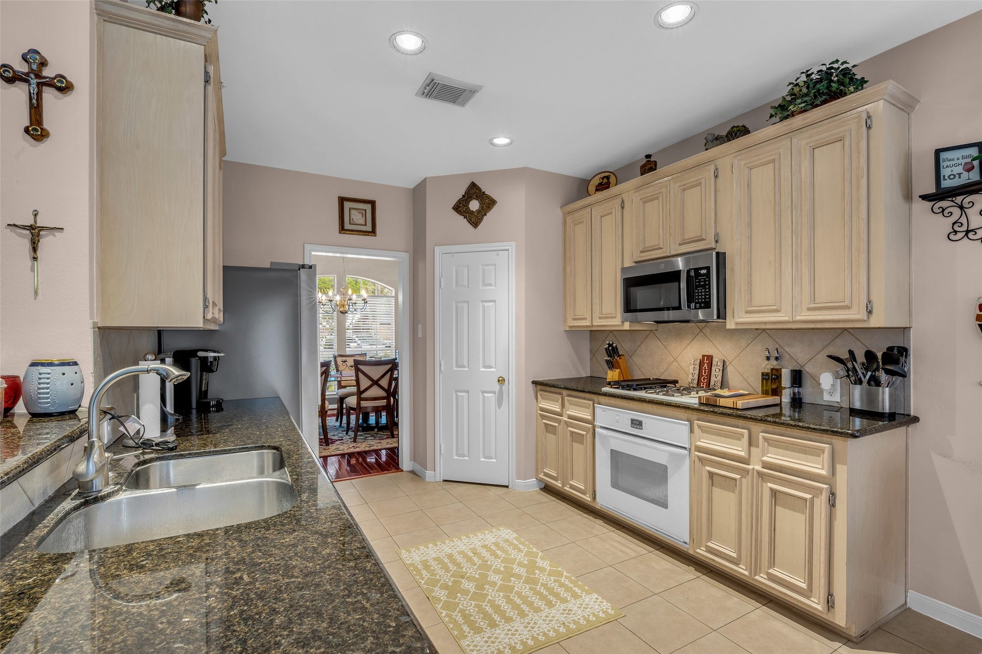 5710 Rose Hill Court, Rosharon, TX 77583 5710 Rose Hill Court, Rosharon, TX 77583