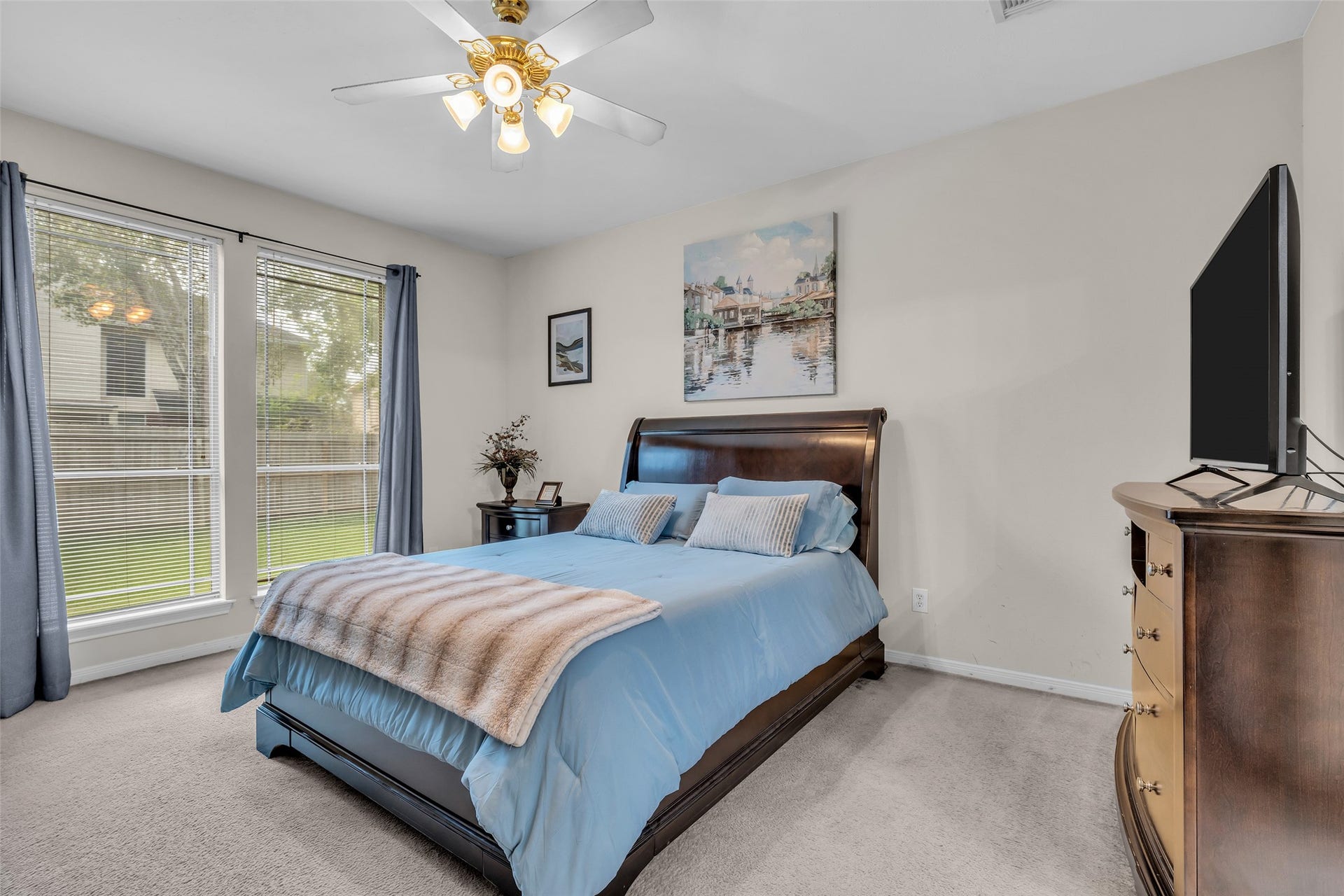 5710 Rose Hill Court, Rosharon, TX 77583 Primary Bedroom