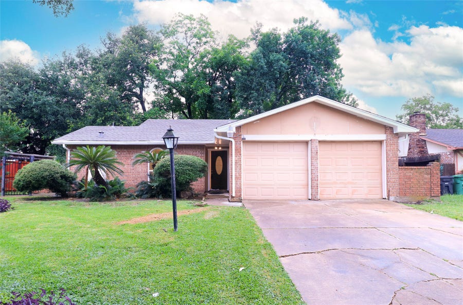 Property photo for 15814 Kenbriar Drive, Houston, TX