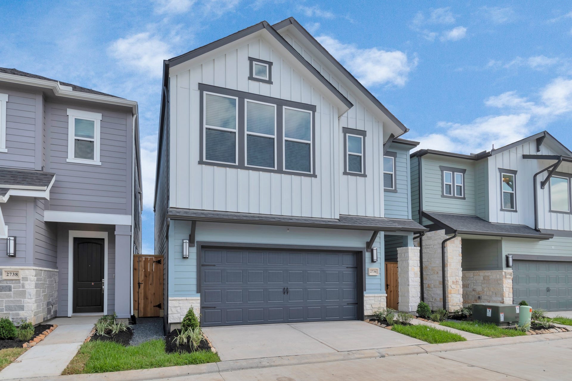2733 Ruhman Fields Drive, Houston, TX 77008 New Construction! 3 Bedroom Homes, 2.5 Baths, 2-Car Garages & Private Backyards!