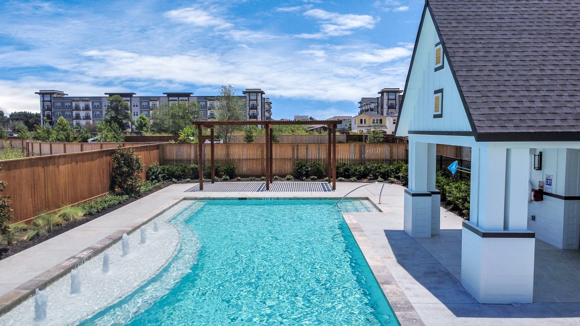 2733 Ruhman Fields Drive, Houston, TX 77008 A Refreshing Resort-Style Pool Area, as well as a Quaint Dog Park.