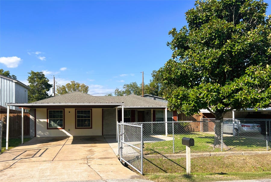 Property photo for 3515 Castledale Drive, Houston, TX