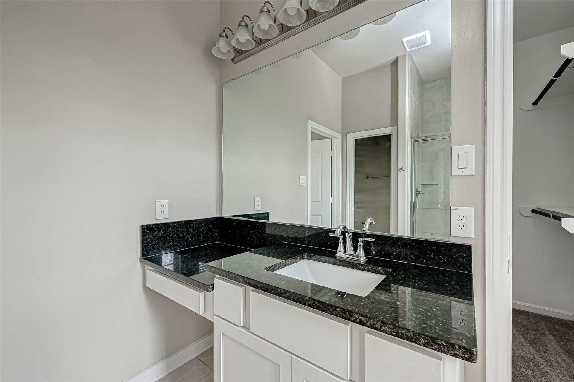 315 Biltmore Loop, Montgomery, TX 77316